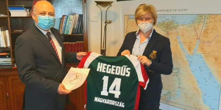 السفير المصري في بودابست يستقبل سكرتير عام اتحاد كرة اليد المجرية 1