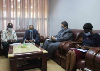 السفير المصري يلتقي وزير الصحة البوركيني لبحث سُبل دفع التعاون الثنائي بين البلديّن 1