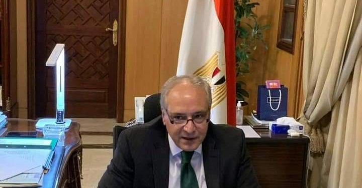 السفير المصري لدى الجمهورية اليمنية يلتقي وزير الكهرباء والطاقة 1
