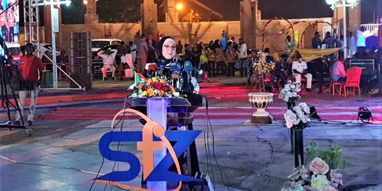 بحضور رئيس الوزراء السودانى وزيرة التجارة والصناعة تشارك فى إفتتاح فعاليات الدورة الـ 38  لمعرض الخرطوم الدولي 1