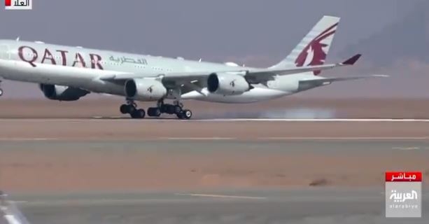 شاهد.. أول فيديو لوصول أمر قطر للسعودية للمشاركة في القمة الخليجية 1