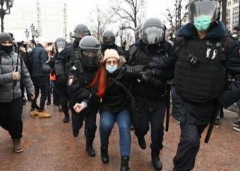 اعتقال متظاهرين في روسيا