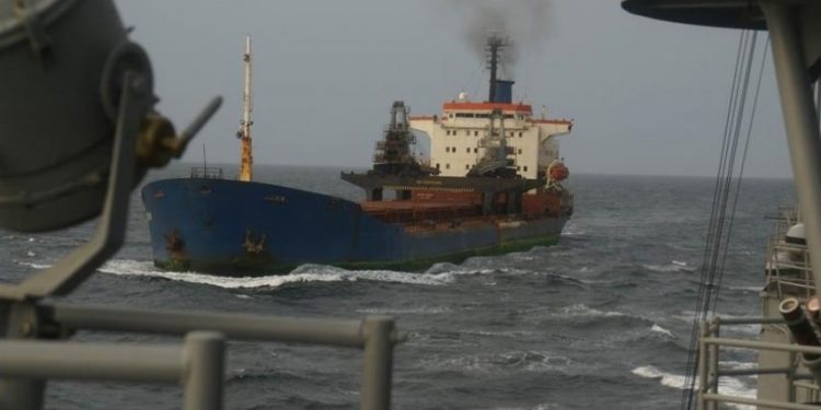 السلطات التركية تبحث عن طاقم سفينة مختطفة بإفريقيا 1