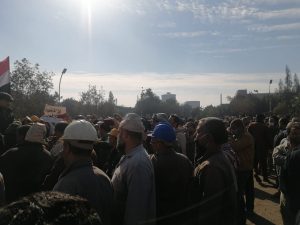 عمال الحديد والصُلب بـ حلوان ينظمون وقفة احتجاجية للمطالبة بعدم تصفية الشركة 2