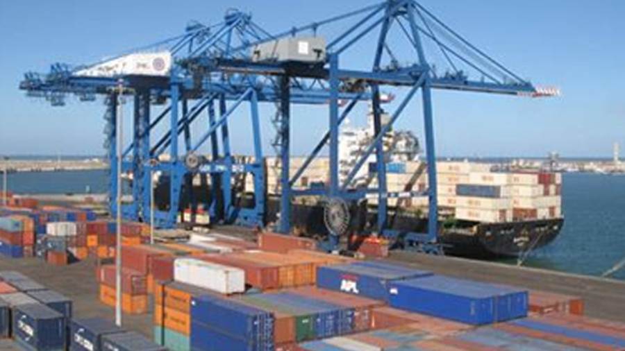  تداول 23 سفينة حاويات وبضائع عامة بميناء دمياط خلال 24 ساعة