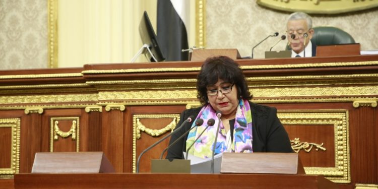 وزيرة الثقافة أمام البرلمان