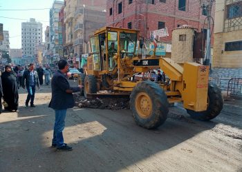 المنيا تواصل رفع مخلفات مياه الامطار بشوارع مدينة «ملوي» 5