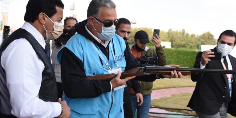 أشرف صبحي يتفقد آخر الاستعدادات لكأس العالم للرماية