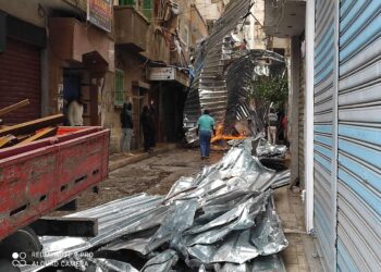 سقوط تنده بسبب الرياح بالأسكندرية