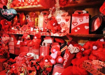 الغرفة التجارية: تراجع ملحوظ خلال عام 2020 هدايا عيد الحب 2