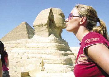 مجلة سويسرية: مصر الوجهة السياحية الأكثر طلبًا حاليًا على مستوى العالم 1