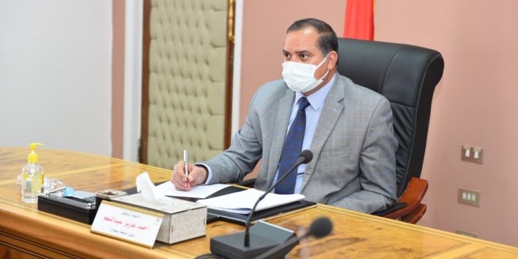 احمد عزيز رئيس جامعة سوهاج