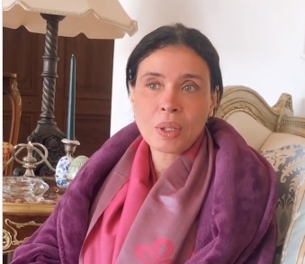 بالفيديو.. دينا عن إصابتها بكورونا: «اكتشفت إن النزول من البيت نعمة مش حاسين بيها» 1