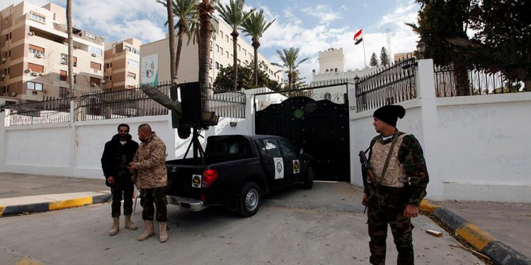 عاجل| وفد دبلوماسي مصري إلى ليبيا لإعادة فتح السفارة 1