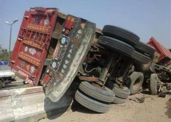 عاجل.. إصابة 25 عامل في انقلاب سيارة نصف نقل بطريق القصاصين الصحراوي 4