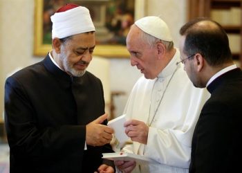 بابا الفاتيكان: الإمام الطيب أخي وصديقي وشريكي 3