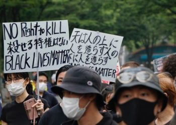 الآلاف يتظاهرون في طوكيو تنديدًا بالانقلاب في ميانمار 1