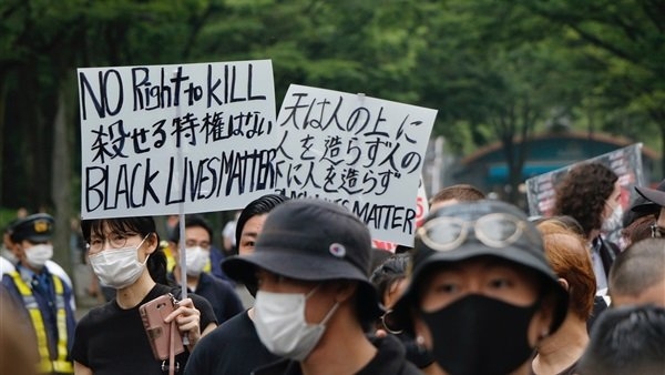 الآلاف يتظاهرون في طوكيو تنديدًا بالانقلاب في ميانمار 1
