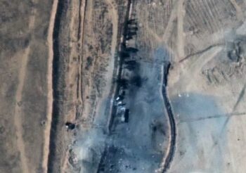 شاهد.. «أسوشيتد برس» تنشر صورا لموقع الغارة الأمريكية على الحدود السورية العراقية 1