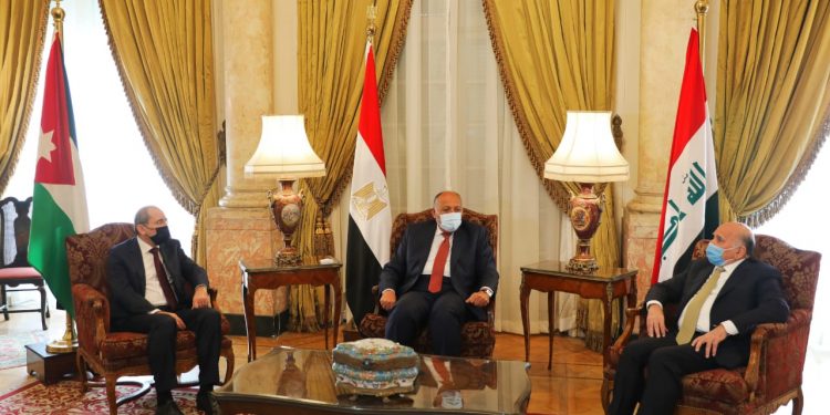 مصر والأردن والعراق يؤكدون أهمية التوصل لحلول سياسية للصراعات فى المنطقة 1