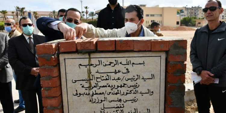 وزير الرياضة ومحافظ شمال سيناء يضعان حجر الأساس للملاعب الفرعية بإستاد العريش 1
