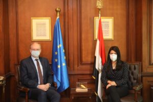 رانيا المشاط تبحث مع سفير الاتحاد الأوروبي مجالات التعاون المستقبلية ضمن استراتيجية 2021-2027 2