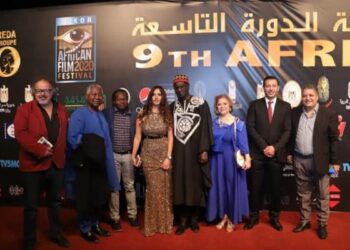 توقيع الكتاب التذكاري للأقصر الإفريقي في مهرجان السينما الإفريقية 6