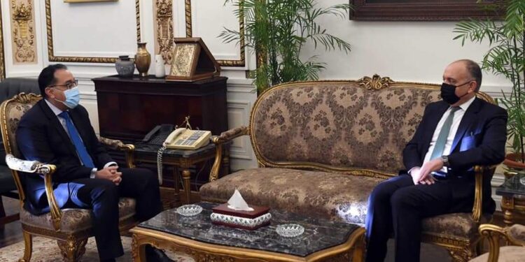 رئيس الوزراء يلتقى سفير المملكة الأردنية الهاشمية لدى مصر 1