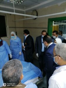 رئيس الوزراء ووزيرا التعليم العالي والصحة يطمئنوا على مصابي مستشفى سوهاج الجامعي 2