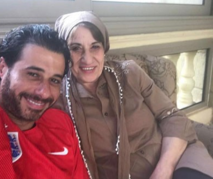 احمد السعدني ووالدته