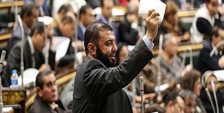 النائب احمد خليل يطالب بتكريم رجال قناة السويس