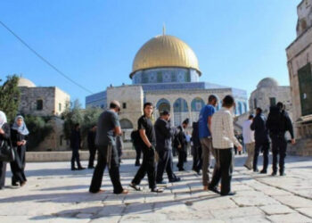 قوات الاحتلال الإسرائيلي تمنع المصلين من دخول المسجد الأقصى