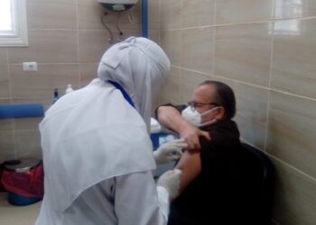 تطعيم المواطنين ضد كورونا بالسويس