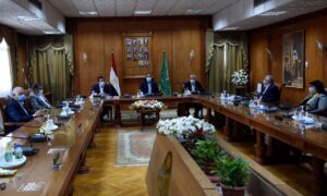 رئيس الوزراء يلتقى أعضاء مجلس جامعة المنوفية خلال زيارته المحافظة 1