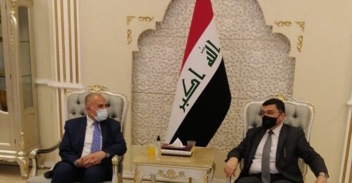 وزير الري يزور العراق