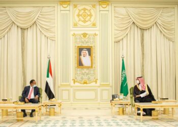 ولي العهد السعودي مع رئيس الوزراء السوداني