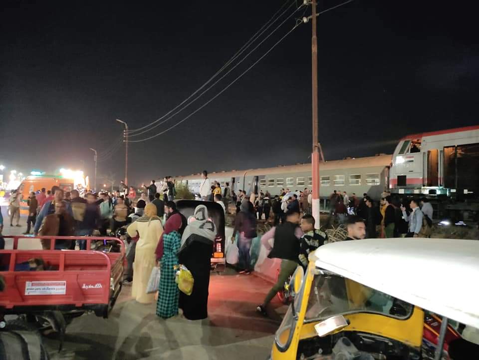 حادث قطار منيا القمح بالشرقية.. أول صور من مكان الواقعة 2