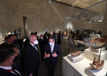 الرئيس التونسى يزور متحف الحضارة