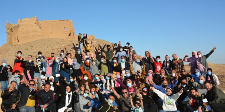 الشباب والرياضة: أعضاء برلمان طلائع مصر يزورون مقابر«البجوات»و«الكثبان الرملية»وحديقة «30يونيو »بالوادي الجديد 1