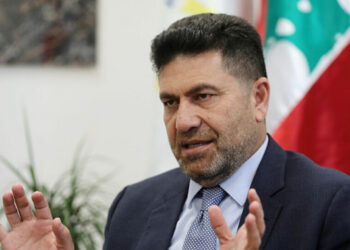 وزير الطاقة اللبناني: تهريب المحروقات إلى سوريا هو السبب الأساسي لأزمة البنزين 1