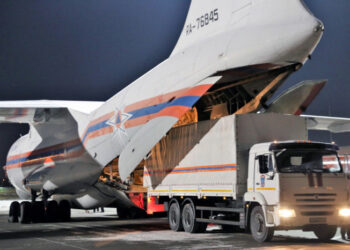 الطوارئ الروسية: وصول أول طائرة مساعدات روسية إلى الهند 1