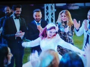 وصلة رقص لـ روجينا وسط مطربي المهرجانات في مسلسل «بنت السلطان» (صور) 4