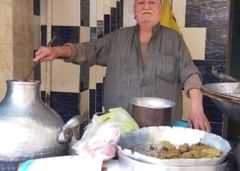 "عم حريصة".. عاصفة حب قبطية لمسلم يفتح خصيصًا لإفطار المسيحيين في رمضان 8