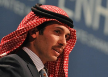 مفاجأة مدوية بالأردن.. الأمير حمزة بن الحسين: أنا معزول في منزلي مع زوجتي وأطفالي 5
