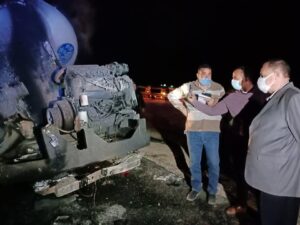 بعد وفاة وإصابة 16.. محافظ أسيوط يتفقد حادث تفحم اتوبيس وسيارة 2