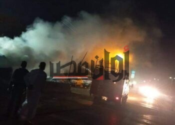 اشتعال النيران في سيارة ملاكي بـ بنها على طريق الإسكندرية الزراعي 4