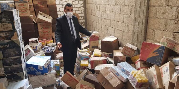 أمن القاهرة يضبط مالك مخزن للسلع الغذائية مجهولة المصدر وبدون ترخيص 1