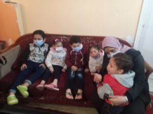 بالصور .. رئيس مدينة دسوق تداعب أطفال دار الإيواء وتوزع الهدايا احتفالا بيوم اليتيم 4