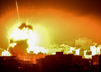شاهد.. أول فيديو يرصد قصف الطيران الإسرائيلي قطاع غزة 1