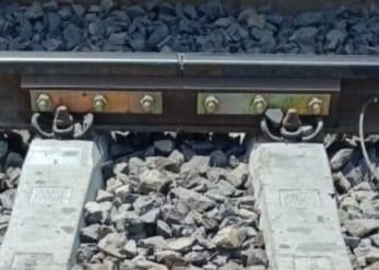 النقل: جميع قضبان السكك الحديدية الرئيسية يتم لحامها على طول المسار 4